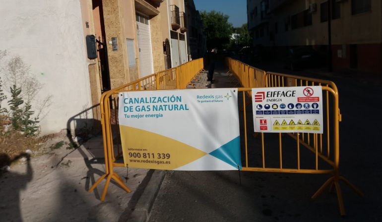 Obras de canalización en la calle 4 de diciembre Obras de canalización en la calle 4 de diciembre