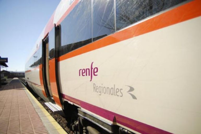 Modelo de tren de media distancia RENFE Modelo de tren de media distancia RENFE