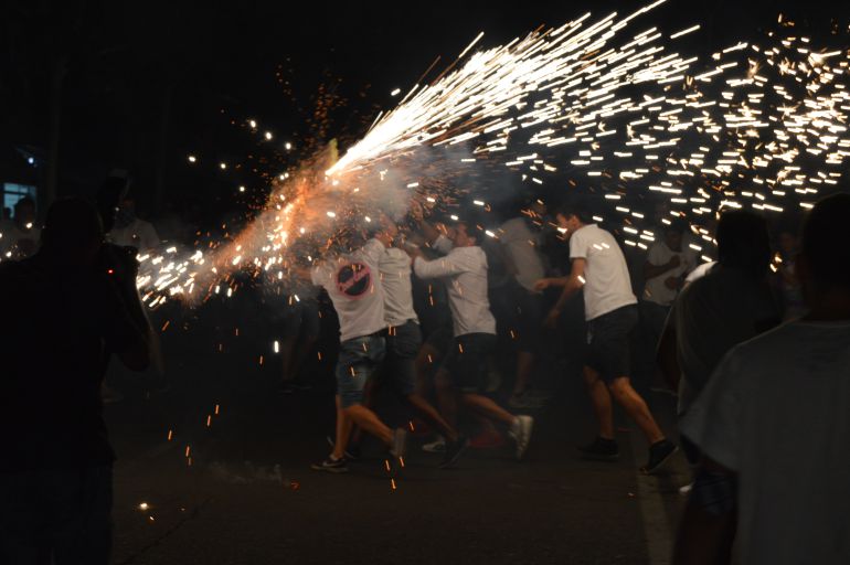 Los toros de fuego de la Pandorga solo podrán ser porteados por personas acreditadas Los toros de fuego de la Pandorga solo podrán ser porteados por personas acreditadas