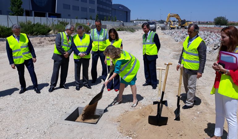 La consejera de Economía, Hacienda y Empleo de la Comunidad de Madrid ha estado en el acto de Airbus. La consejera de Economía, Hacienda y Empleo de la Comunidad de Madrid ha estado en el acto de Airbus.