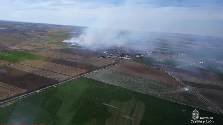 Sofocados dos incendios en Carrascal del Río y Villeguillo