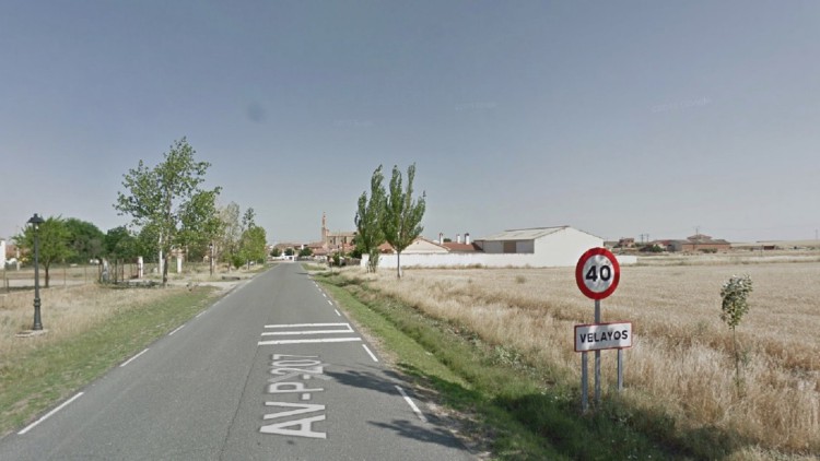Fallece un hombre tras caer desde un tejado en una nave en Velayos