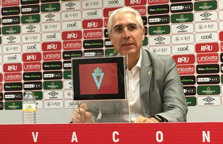 El TAS da la razón a De la Vega: es el propietario del Real Murcia El TAS da la razón a De la Vega: es el propietario del Real Murcia