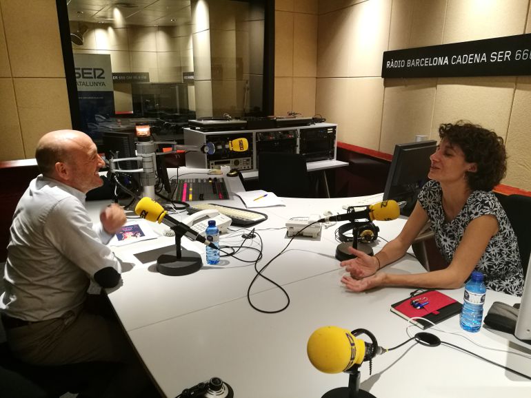 Lluís Torner i Marina Garcés, als estudis de Ràdio Barcelona. Lluís Torner i Marina Garcés, als estudis de Ràdio Barcelona.