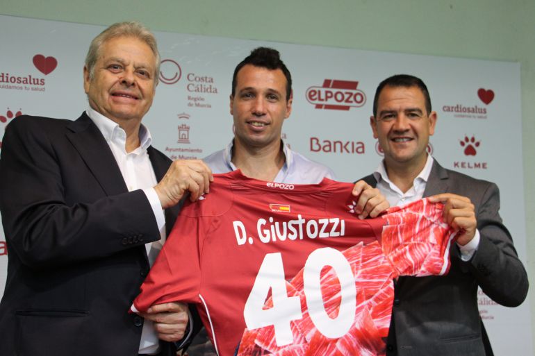 Giustozzi, nuevo entrenador de ElPozo: "Me encantan los desafíos más difíciles" Giustozzi, nuevo entrenador de ElPozo: "Me encantan los desafíos más difíciles"