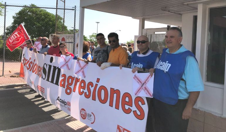 Las concentraciones se han repetido en prisiones de toda España como la de Navalcarnero, en Madrid Las concentraciones se han repetido en prisiones de toda España como la de Navalcarnero, en Madrid