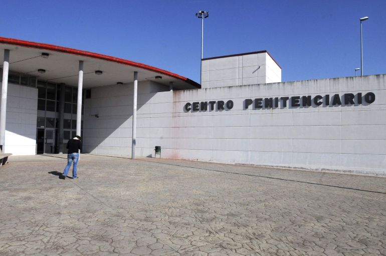 El preso Santiago Izquierdo Trancho, que cumplía una condena de tres años por tres delitos de robo con fuerza, se fugó el pasado lunes de este Mansilla El preso Santiago Izquierdo Trancho, que cumplía una condena de tres años por tres delitos de robo con fuerza, se fugó el pasado lunes de este Mansilla