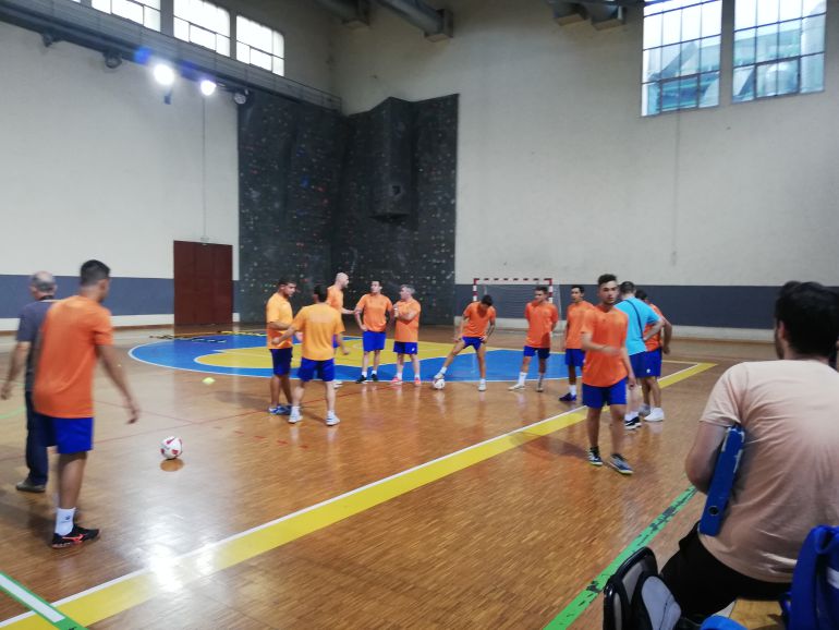 Este martes día 7 de agosto, se presentó, iniciando la pretemporada, el Sala Ourense, cara afrontar la Segunda División B del fútbol sala masculino. Este martes día 7 de agosto, se presentó, iniciando la pretemporada, el Sala Ourense, cara afrontar la Segunda División B del fútbol sala masculino.