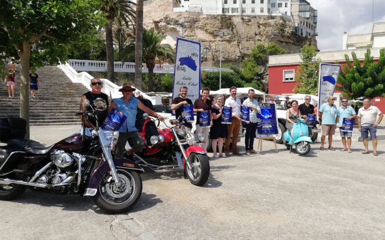 Los coches y las motos de época tomarán el puerto de Maó este viernes en una nueva jornada de "Estiu al port" Los coches y las motos de época tomarán el puerto de Maó este viernes en una nueva jornada de "Estiu al port"