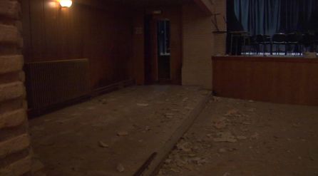 Se está renovando todo el patio de butacas y laterales eliminando barreras y barandas Se está renovando todo el patio de butacas y laterales eliminando barreras y barandas