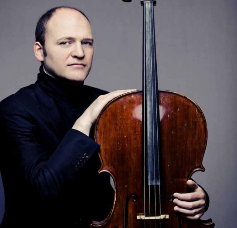 Tomàs interpretarà les grans suits de Bach. Tomàs interpretarà les grans suits de Bach.