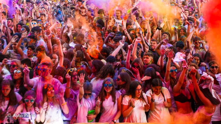 Puntos violeta y arcoíris para unas fiestas más seguras