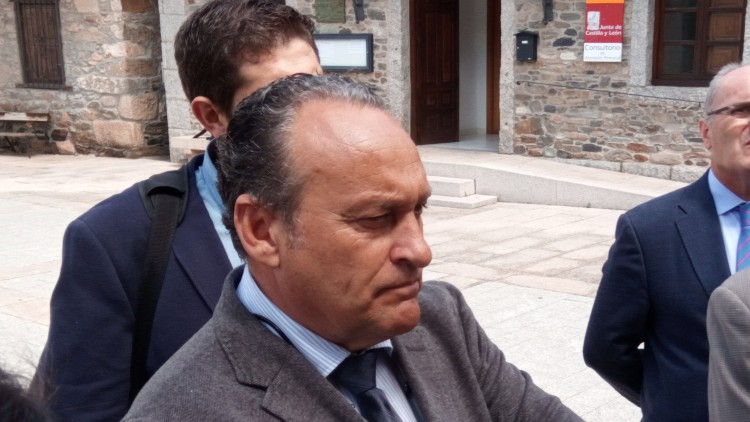 El alcalde de Molinaseca cree una 'polémica artificial' las críticas a las terrazas