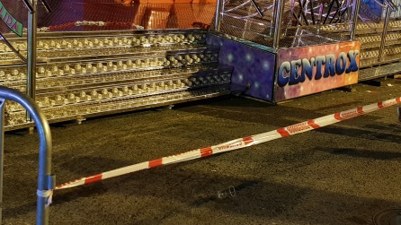 Perimetro de la atracción cerrado por los bomberos Perimetro de la atracción cerrado por los bomberos