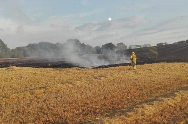 Los bomberos de Aranda tuvieron que acudir a sofocar el fuego originado en unos rastrojos de La Aguilera Los bomberos de Aranda tuvieron que acudir a sofocar el fuego originado en unos rastrojos de La Aguilera
