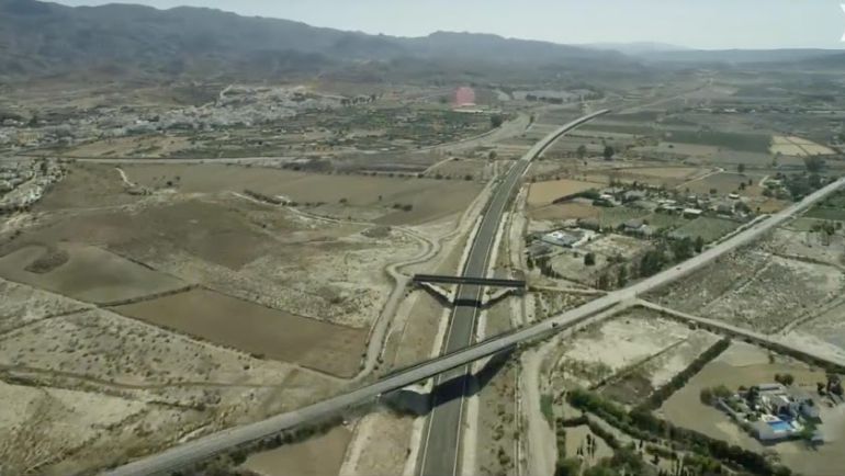 Uno de los tramos del Corredor Mediterráneo entre la provincia de Almería y la Región de Murcia. Uno de los tramos del Corredor Mediterráneo entre la provincia de Almería y la Región de Murcia.