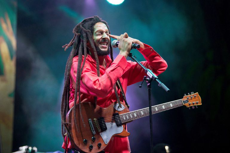 Ben Harper y Julian Marley hacen las delicias del público en la jornada inaugural del Rototom Ben Harper y Julian Marley hacen las delicias del público en la jornada inaugural del Rototom