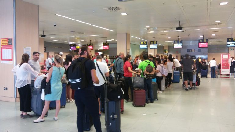 Imagen de archivo del aeropuerto de Ibiza Imagen de archivo del aeropuerto de Ibiza