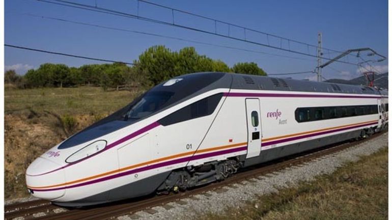 Renfe restablece los horarios de los trenes Avant que unen Madrid, Segovia y Valladolid Renfe restablece los horarios de los trenes Avant que unen Madrid, Segovia y Valladolid