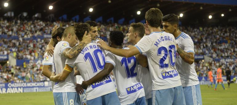 El Real Zaragoza celebra el gol de Javi Ros (2-0) contra el Rayo Majadahonda El Real Zaragoza celebra el gol de Javi Ros (2-0) contra el Rayo Majadahonda