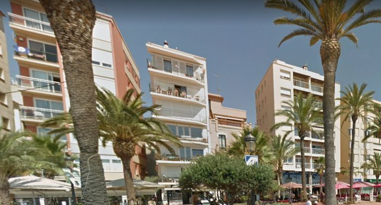 Lloret segueix amb la pretensió de regular el sector dels pisos turístics: Lloret ignora l'avís de Competència i segueix amb el propòsit de regular els pisos turístics Lloret segueix amb la pretensió de regular el sector dels pisos turístics: Lloret ignora l'avís de Competència i segueix amb el propòsit de regular els pisos turístics