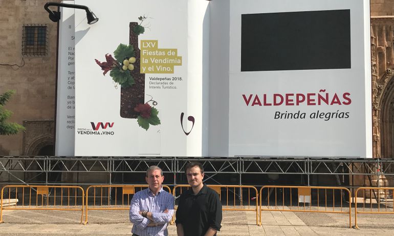 Presentación del nuevo decorado del escenario de las Fiestas del Vino de Valdepeñas (Ciudad Real) Presentación del nuevo decorado del escenario de las Fiestas del Vino de Valdepeñas (Ciudad Real)