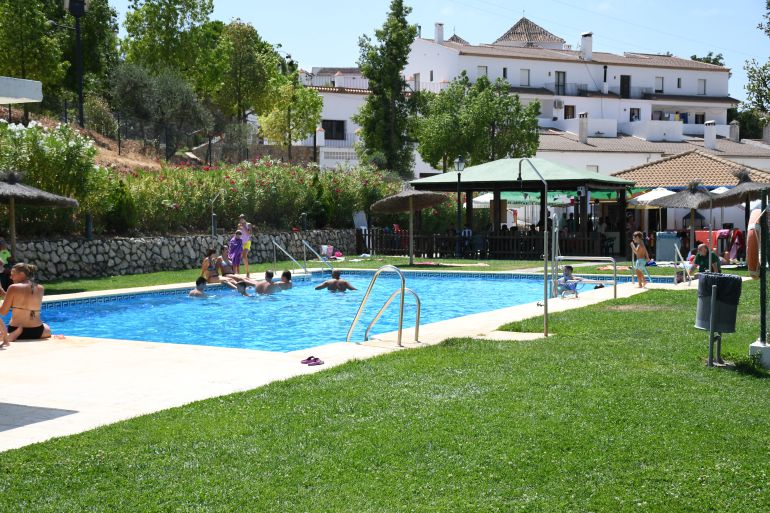 Instalaciones de la piscina municipal de Parauta. Instalaciones de la piscina municipal de Parauta.