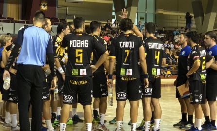 El Ademar pasa con nota la prueba del Palacio El Ademar pasa con nota la prueba del Palacio