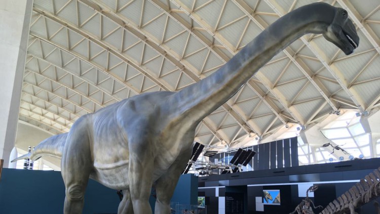 Dinosaurios a tamaño real para fomentar el turismo paleontológico