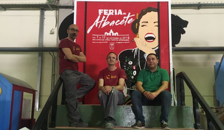 Francisco Martínez, director de ASLA, acompañado del jefe de taller, José Luis y uno de los trabajadores, Nacho Francisco Martínez, director de ASLA, acompañado del jefe de taller, José Luis y uno de los trabajadores, Nacho