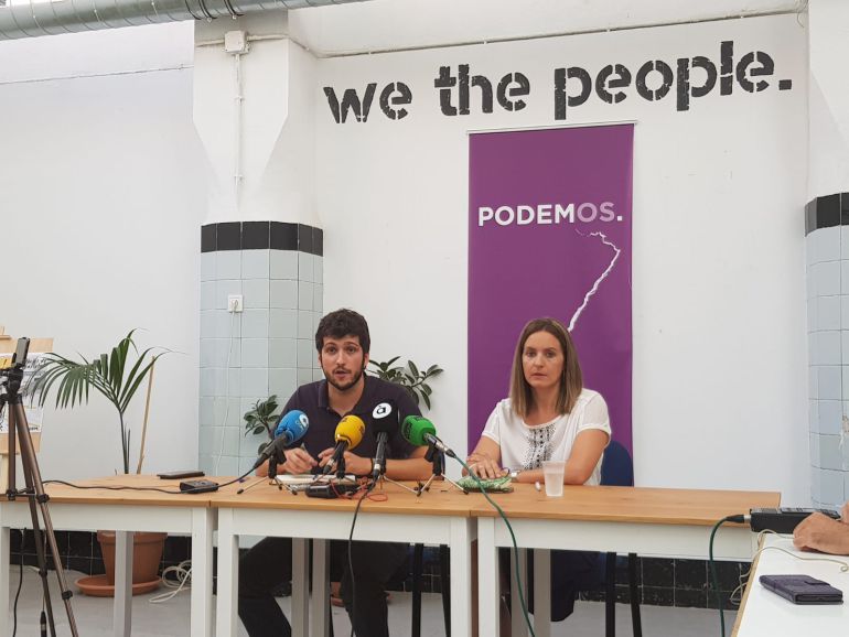 El secretario general de Podemos en la Comunitat, Antonio Estañ, y la diputada nacional, Ángela Ballester El secretario general de Podemos en la Comunitat, Antonio Estañ, y la diputada nacional, Ángela Ballester