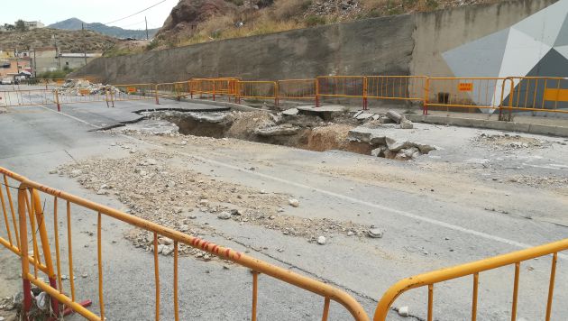 Hundimiento de calzada Hundimiento de calzada