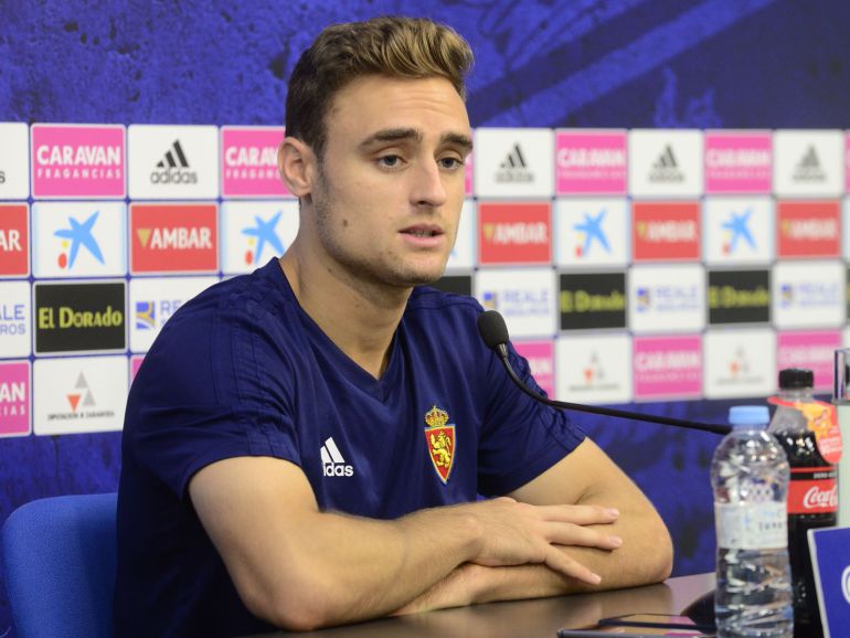 El lateral derecho Daniel Lasure, en rueda de prensa después del entrenamiento en la Ciudad Deportiva El lateral derecho Daniel Lasure, en rueda de prensa después del entrenamiento en la Ciudad Deportiva