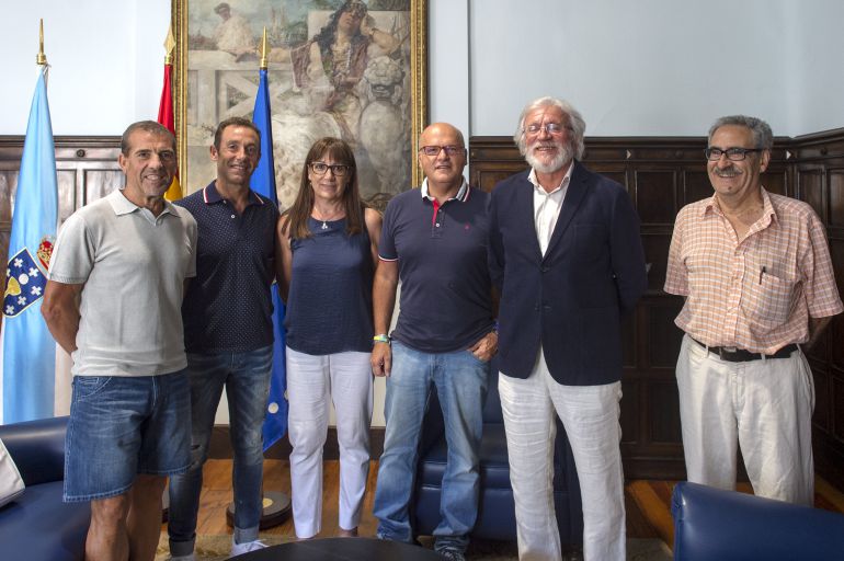 O presidente da Deputación de Ourense,Manuel Baltar recibiu no Pazo Provincial aos atletas veteranos de Ourense que participarán no Mundial de Atletismo Máster que terá lugar do 4 o 16 de setembro en Málaga. O presidente da Deputación de Ourense,Manuel Baltar recibiu no Pazo Provincial aos atletas veteranos de Ourense que participarán no Mundial de Atletismo Máster que terá lugar do 4 o 16 de setembro en Málaga.
