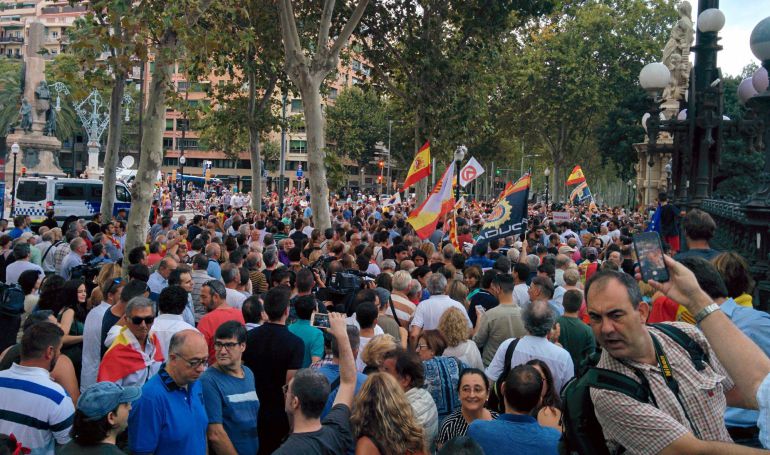 Concentración convocada por Cs en apoyo a la mujer agredida en Barcelona Concentración convocada por Cs en apoyo a la mujer agredida en Barcelona