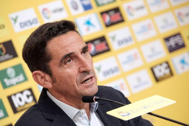 Manolo Jiménez, durante una rueda de prensa con la UD Las Palmas Manolo Jiménez, durante una rueda de prensa con la UD Las Palmas