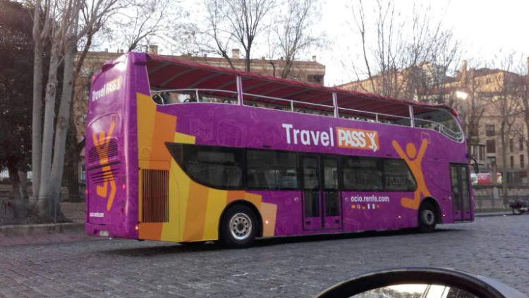 El Ayuntamiento de Toledo aprueba el inicio de 6 expedientes sancionadores contra los autobuses turísticos ilegales