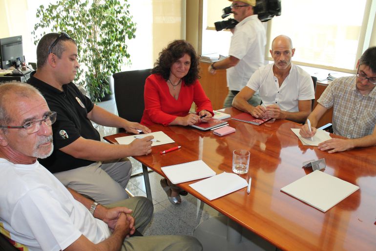Taxis: Estudian medidas contra los taxis pirata en discotecas y hoteles Taxis: Estudian medidas contra los taxis pirata en discotecas y hoteles