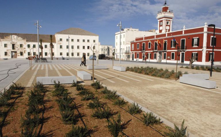 Més y Som quieren aprovechar la compra de los cuarteles de s'Esplanada para reubicar el futuro geriátrico. Més y Som quieren aprovechar la compra de los cuarteles de s'Esplanada para reubicar el futuro geriátrico.