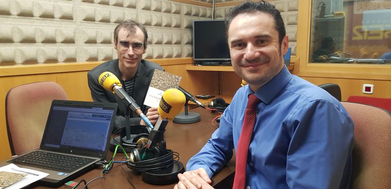 Almuzara y Muñiz en los estudios de Radio Asturias - SER Almuzara y Muñiz en los estudios de Radio Asturias - SER
