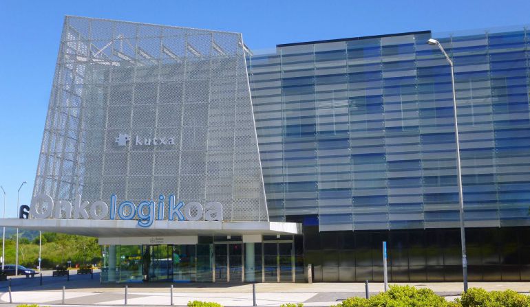 Imagen de la fachada de Onkologikoa. Imagen de la fachada de Onkologikoa.