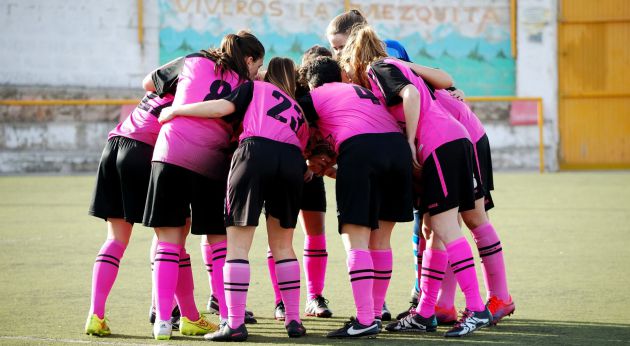 Futbolistas del equipo femenino del Pozo de las Nieves de Cuenca. Futbolistas del equipo femenino del Pozo de las Nieves de Cuenca.