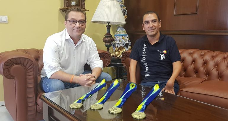 El Ayuntamiento de Andújar recibe al nadador paralímpico Tajuelo tras conseguir 4 medallas de bronce en Dublín El Ayuntamiento de Andújar recibe al nadador paralímpico Tajuelo tras conseguir 4 medallas de bronce en Dublín