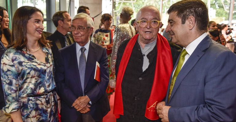 Francisco Reyes, presidente de Diputación de Jaén, en la gala 50 mejores restaurantes de Bilbao promocionando Aceites Jaén Selección. Francisco Reyes, presidente de Diputación de Jaén, en la gala 50 mejores restaurantes de Bilbao promocionando Aceites Jaén Selección.