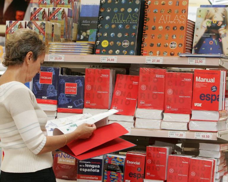 La "vuelta al cole" supondrá más de 200 euros por alumno La "vuelta al cole" supondrá más de 200 euros por alumno