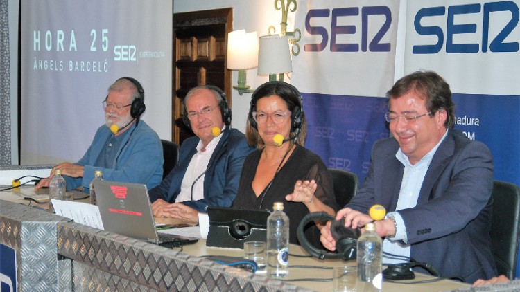 35 años de autonomía analizados en Hora 25