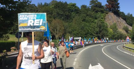 La Plataforma Lluchando pola soberanía ha marchado en contra de la visita de la Familia Real La Plataforma Lluchando pola soberanía ha marchado en contra de la visita de la Familia Real