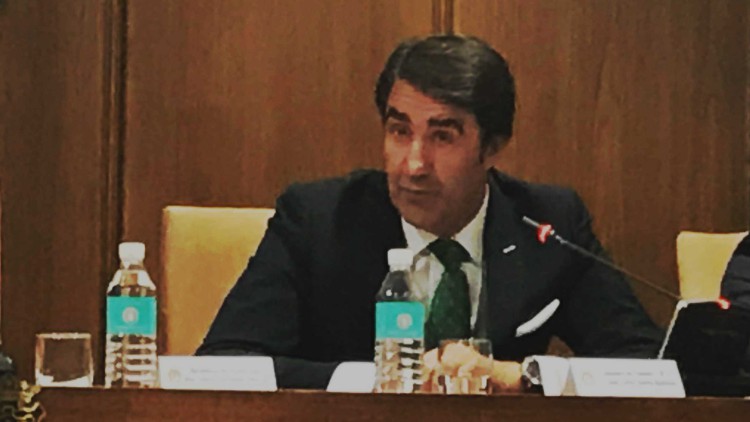 Quiñones lleva el debate de la Enredadera al ámbito del interés político