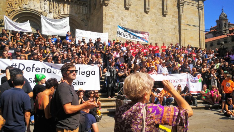 Protesta contra la manipulación informativa en los medios públicos
