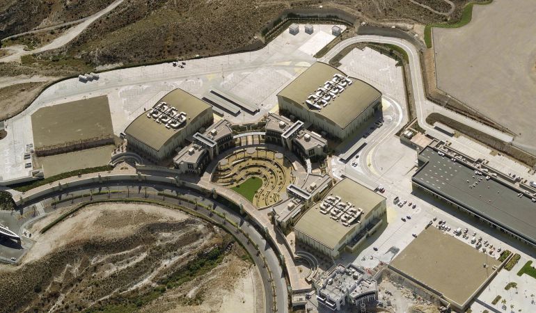Dos de los edificios de la Ciudad de la Luz serán una de las ubicaciones previstas para el Distrito Digital de Alicante. Dos de los edificios de la Ciudad de la Luz serán una de las ubicaciones previstas para el Distrito Digital de Alicante.